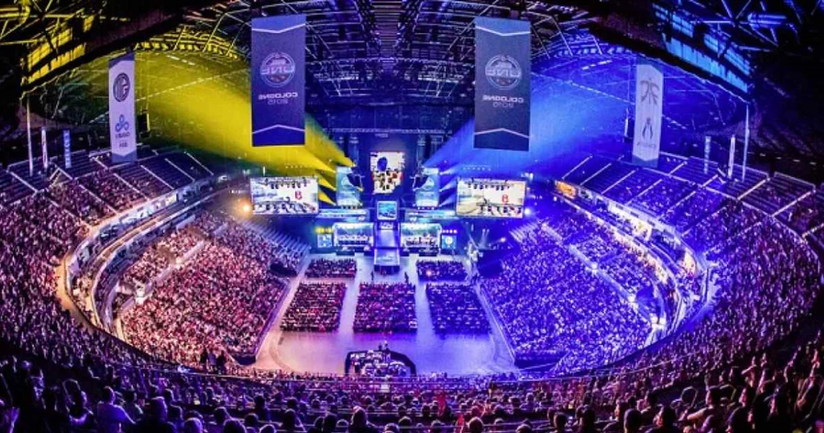 电竞比赛现场观众爆满